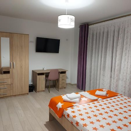 Appartement Bya Brown à Valea Lupului  Extérieur photo
