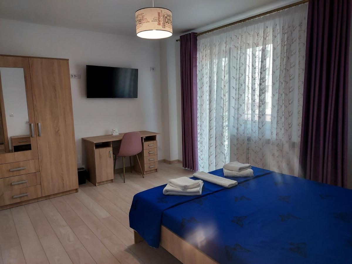 Appartement Bya Brown à Valea Lupului  Extérieur photo