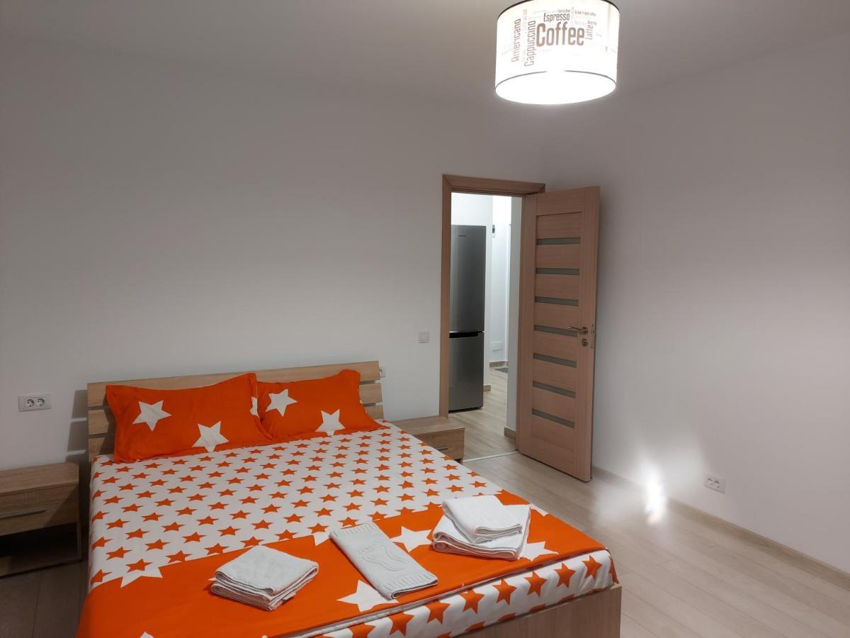 Appartement Bya Brown à Valea Lupului  Extérieur photo