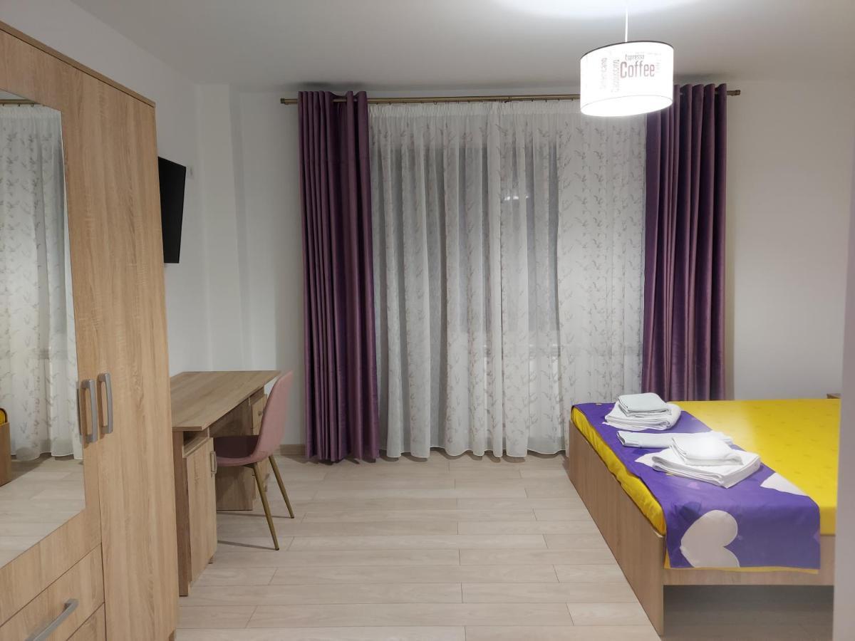 Appartement Bya Brown à Valea Lupului  Extérieur photo