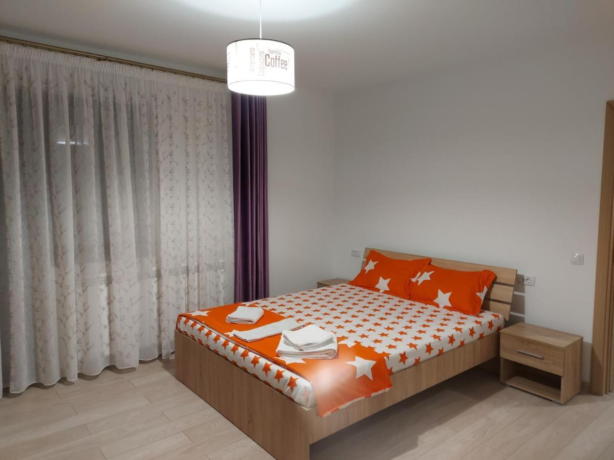 Appartement Bya Brown à Valea Lupului  Extérieur photo