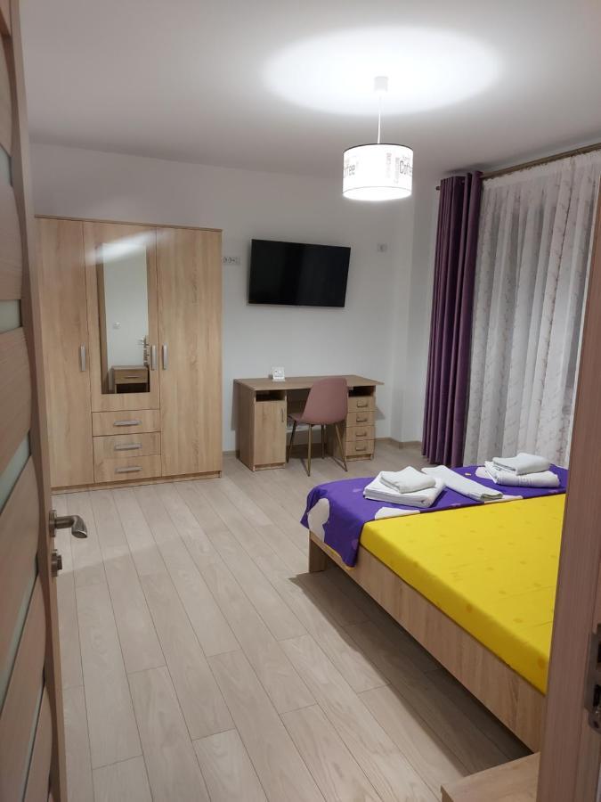Appartement Bya Brown à Valea Lupului  Extérieur photo